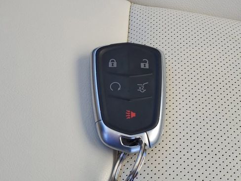 Used 2024 Cadillac XT6 Premium Luxury w/ LPO, Floor Liner Package image 40