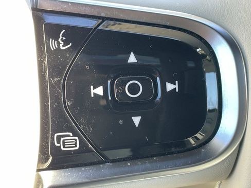 Certified 2024 Volvo XC60 B5 Plus w/ Protection Package Premier image 24