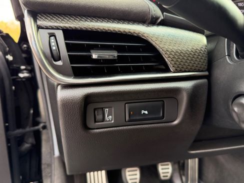 Used 2017 Cadillac ATS V w/ Luxury Package image 38