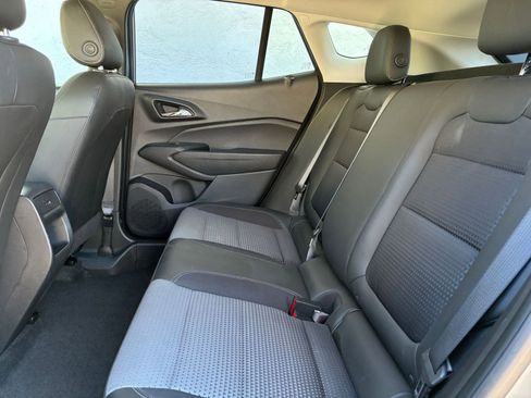 Used 2025 Chevrolet Trax LT image 24