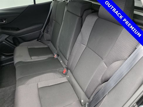 Used 2022 Subaru Outback Premium image 15
