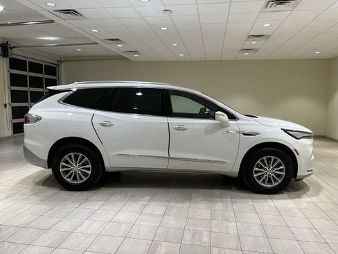 Certified 2023 Buick Enclave Essence FWD image 6