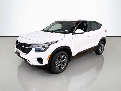 New 2026 Kia Seltos LX image 3