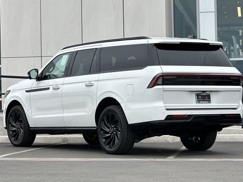 New 2025 Lincoln Navigator L Reserve w/ Jet Appearance Package image 5