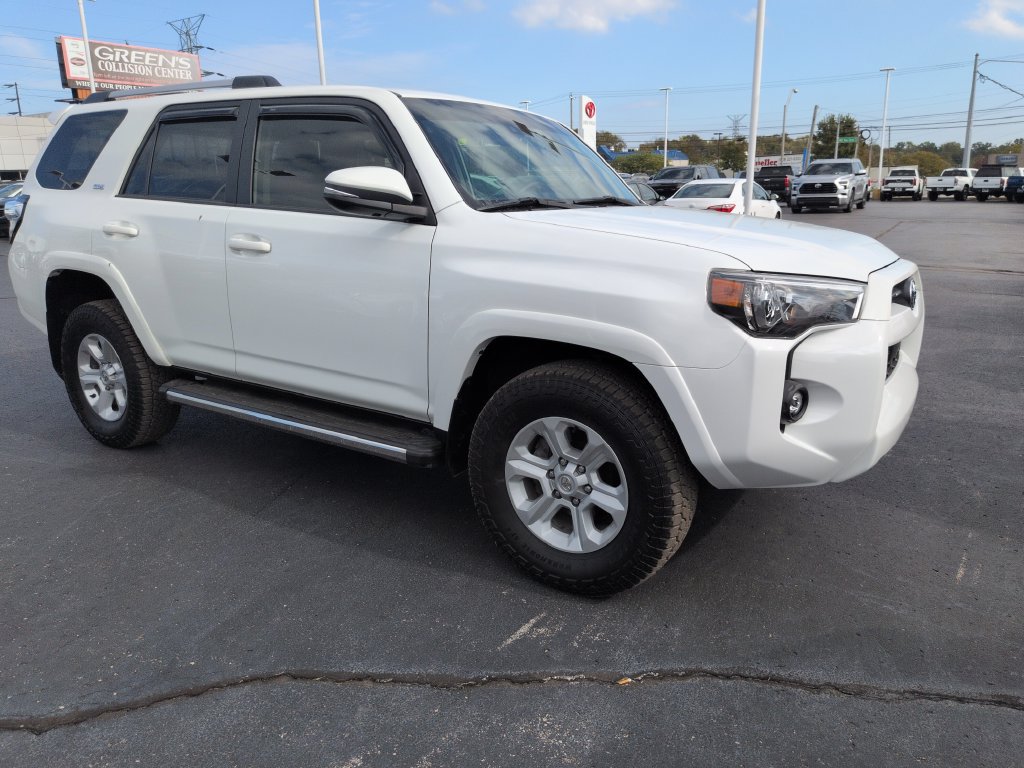 Certified 2022 Toyota 4Runner SR5 Premium w/ Moonroof Package AWD/4WD image 7