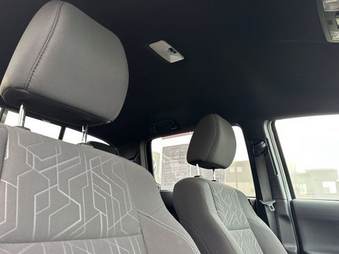 Used 2016 Toyota Tacoma TRD Sport image 16