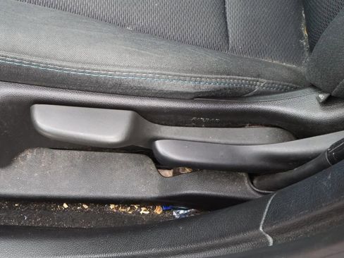 Used 2017 Chevrolet Cruze LT image 13