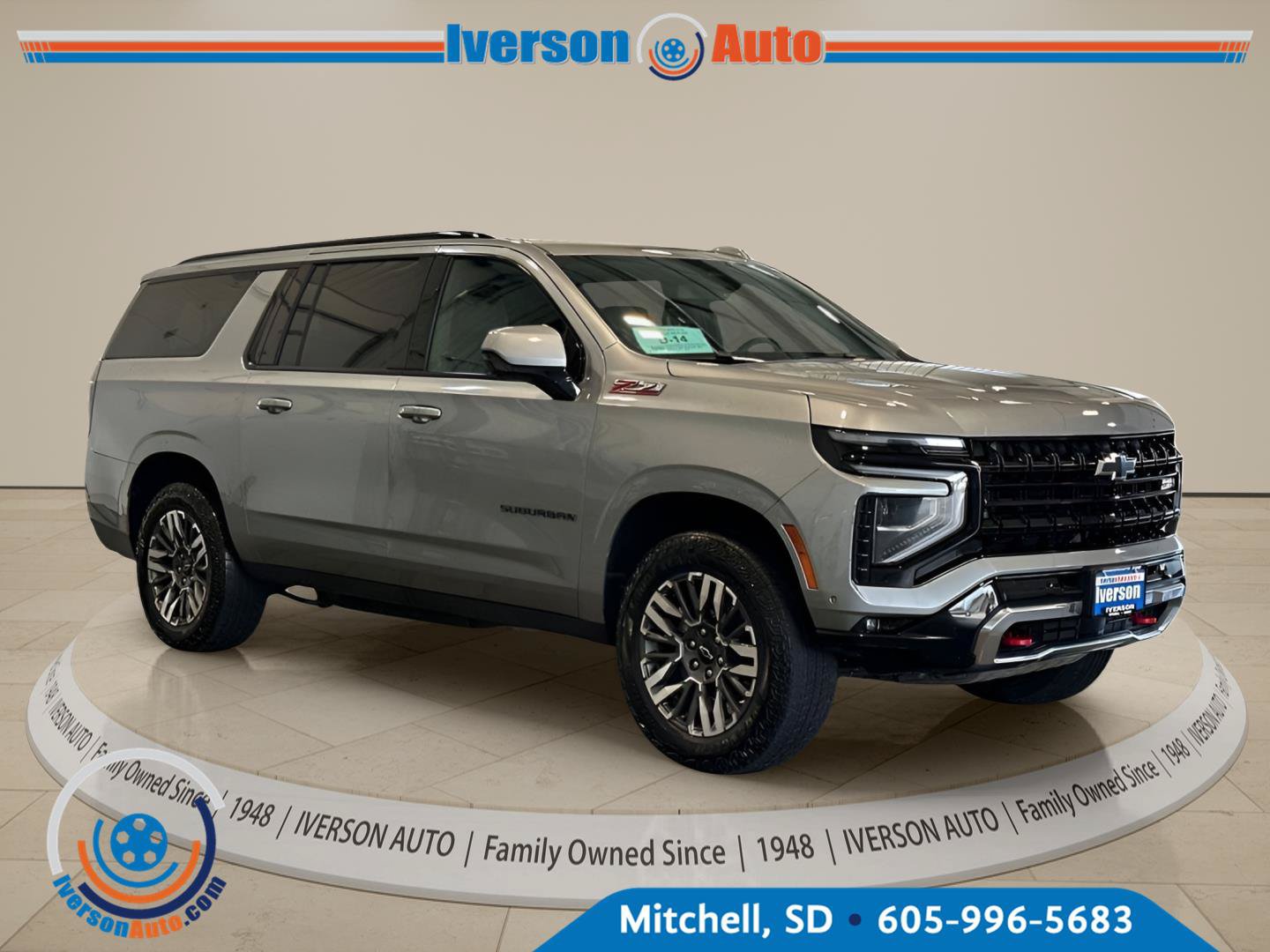 Used 2025 Chevrolet Suburban Z71 AWD/4WD image 1
