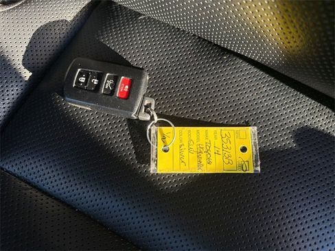 Used 2014 Toyota Highlander Limited image 35