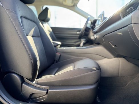 Used 2024 Nissan Altima 2.5 SV image 21