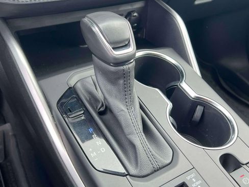 Used 2021 Toyota Highlander XSE image 28