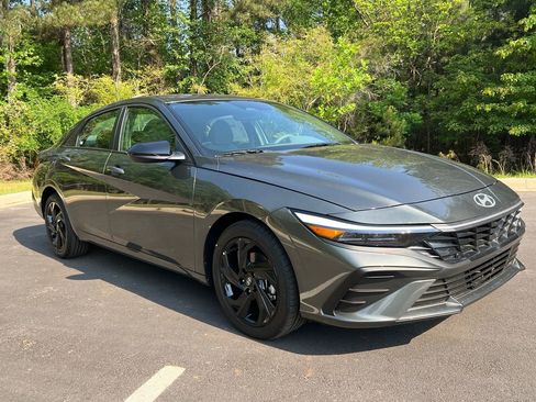 New 2026 Hyundai Elantra Sport FWD image 4