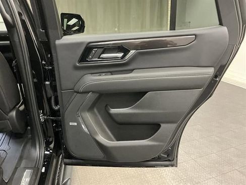 New 2026 GMC Yukon Elevation w/ LPO, Elevation Black Package AWD/4WD image 15