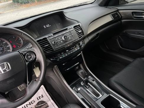 Used 2017 Honda Accord Sport Special Edition image 34