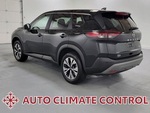 Used 2023 Nissan Rogue SV image 6