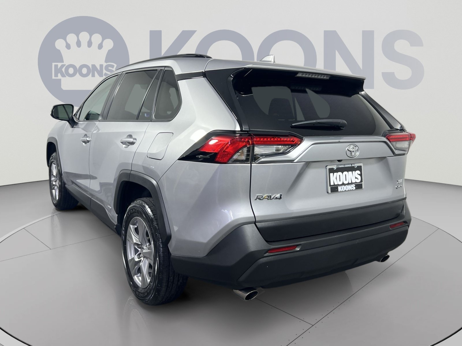 Used 2025 Toyota RAV4 XLE AWD/4WD image 4