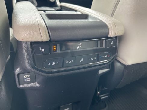 Used 2024 Toyota Grand Highlander Limited image 21