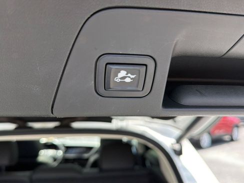 Used 2021 Buick Envision Essence w/ Sport Touring Package FWD image 34