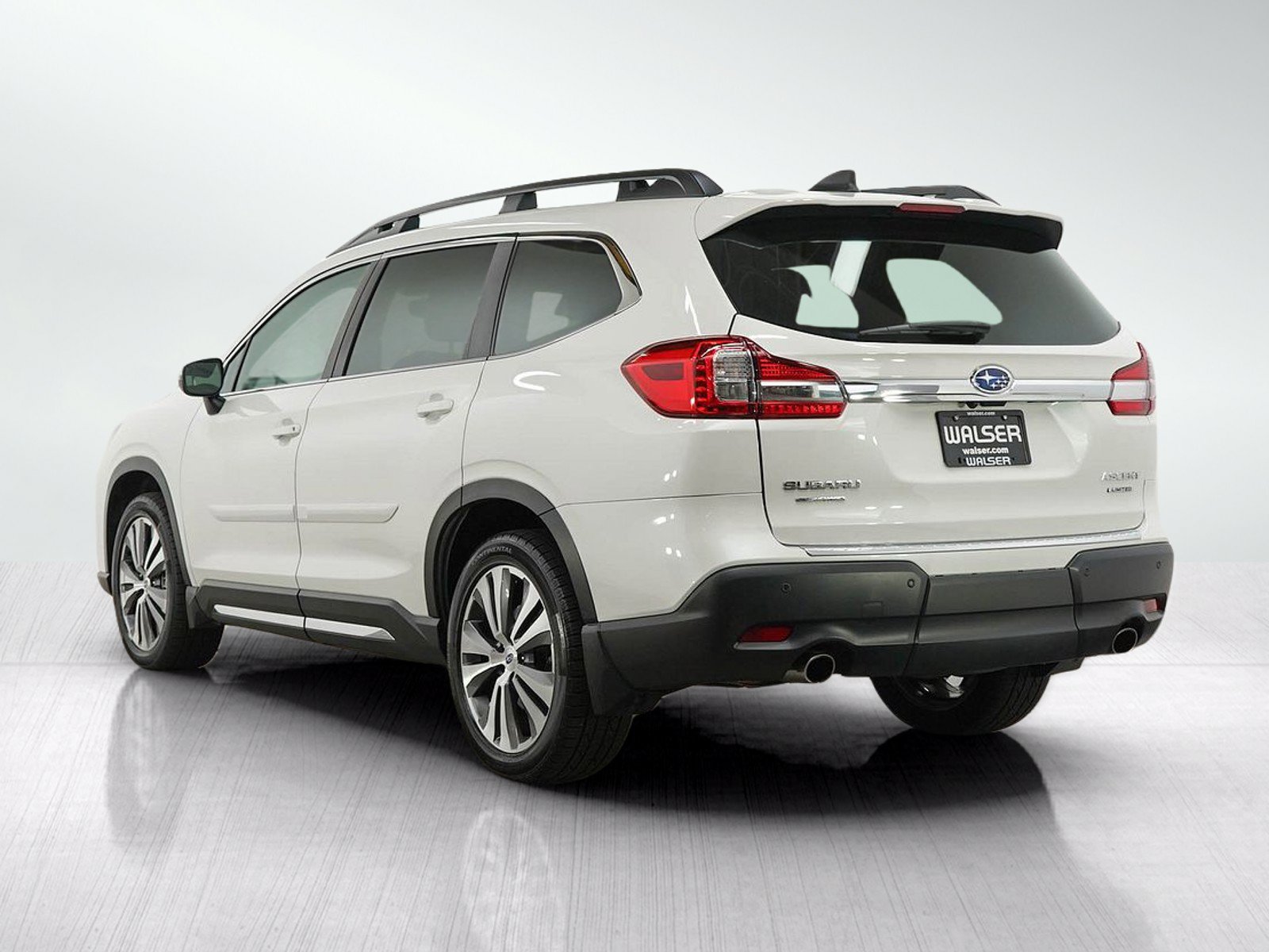 Used 2021 Subaru Ascent Limited w/ Technology Package AWD/4WD image 3
