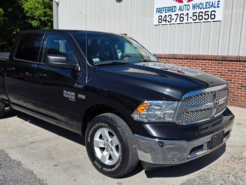 Used 2019 RAM 1500 Classic SLT AWD/4WD image 2