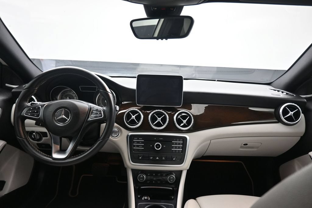 Used 2016 Mercedes-Benz GLA 250 image 37