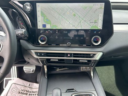 Used 2024 Lexus RX 500h F Sport w/ Convenience Package image 18