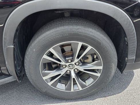 Used 2016 Toyota Highlander XLE AWD/4WD image 8