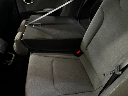 Used 2025 Kia K4 LXS image 27