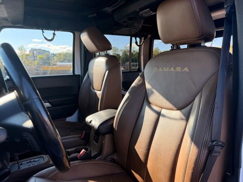 Used 2016 Jeep Wrangler Unlimited Sahara w/ Connectivity Group image 56