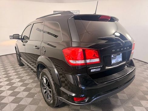 Used 2019 Dodge Journey SE w/ Connectivity Group FWD image 4