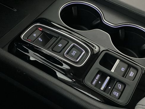 Used 2025 Honda Pilot Touring image 21