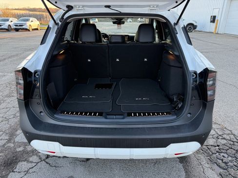 New 2026 Nissan Kicks SR image 35