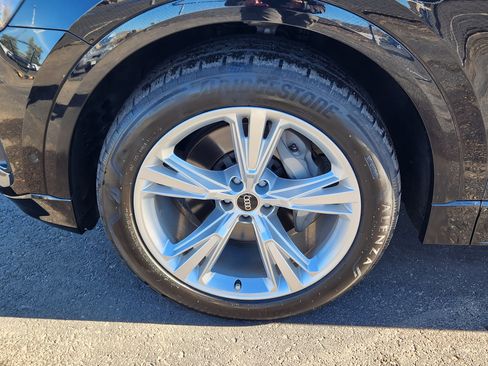 Used 2021 Audi Q8 Premium Plus image 24