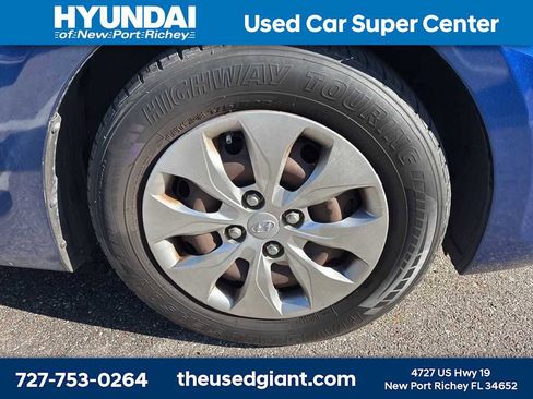 Used 2015 Hyundai Accent GLS image 5