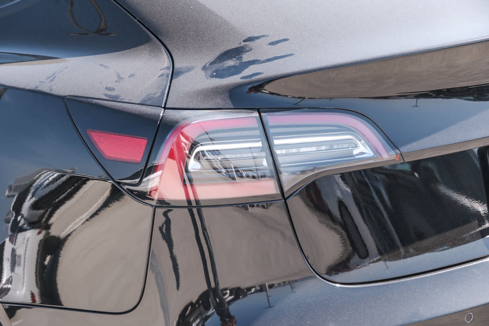 Used 2022 Tesla Model 3 Standard Range RWD image 7