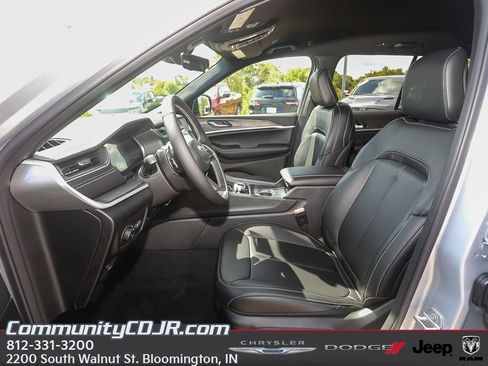 New 2025 Jeep Grand Cherokee Limited AWD/4WD image 10
