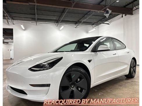 Used 2023 Tesla Model 3 Standard Range image 1