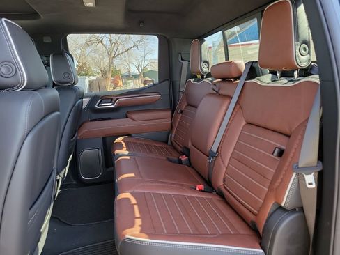 Used 2025 GMC Sierra 1500 Denali Ultimate image 8