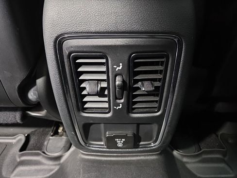 Used 2020 Jeep Grand Cherokee Altitude image 29