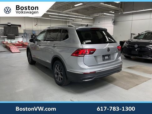 Certified 2023 Volkswagen Tiguan SE image 2