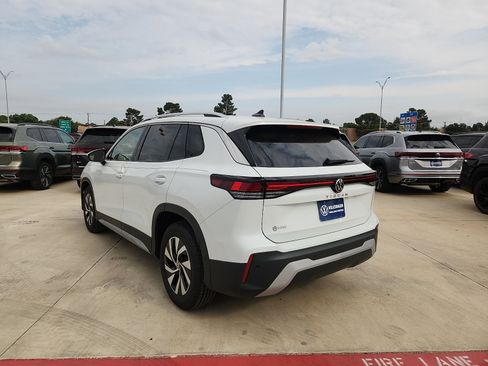 New 2026 Volkswagen Tiguan S FWD image 5