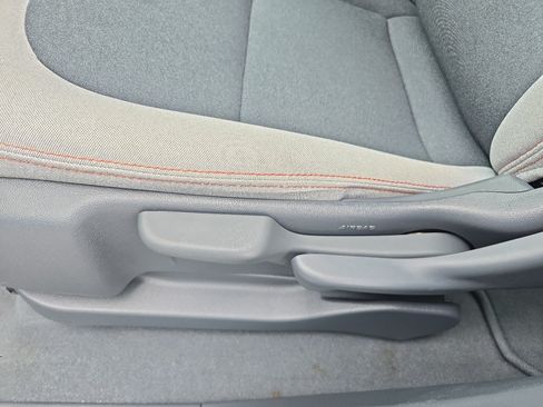 Used 2019 Chevrolet Bolt LT FWD image 18