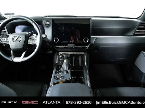 Used 2025 Lexus GX 550 w/ Accessory Package (2T) AWD/4WD image 20