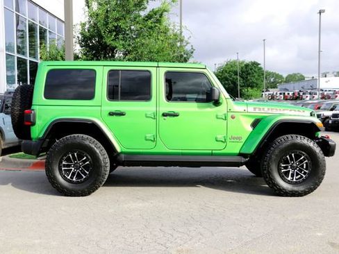 Used 2025 Jeep Wrangler Unlimited Rubicon AWD/4WD image 4