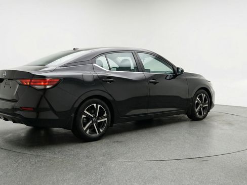 Used 2025 Nissan Sentra SV FWD image 9