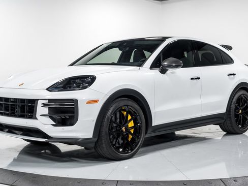 Used 2024 Porsche Cayenne Turbo GT AWD/4WD image 7