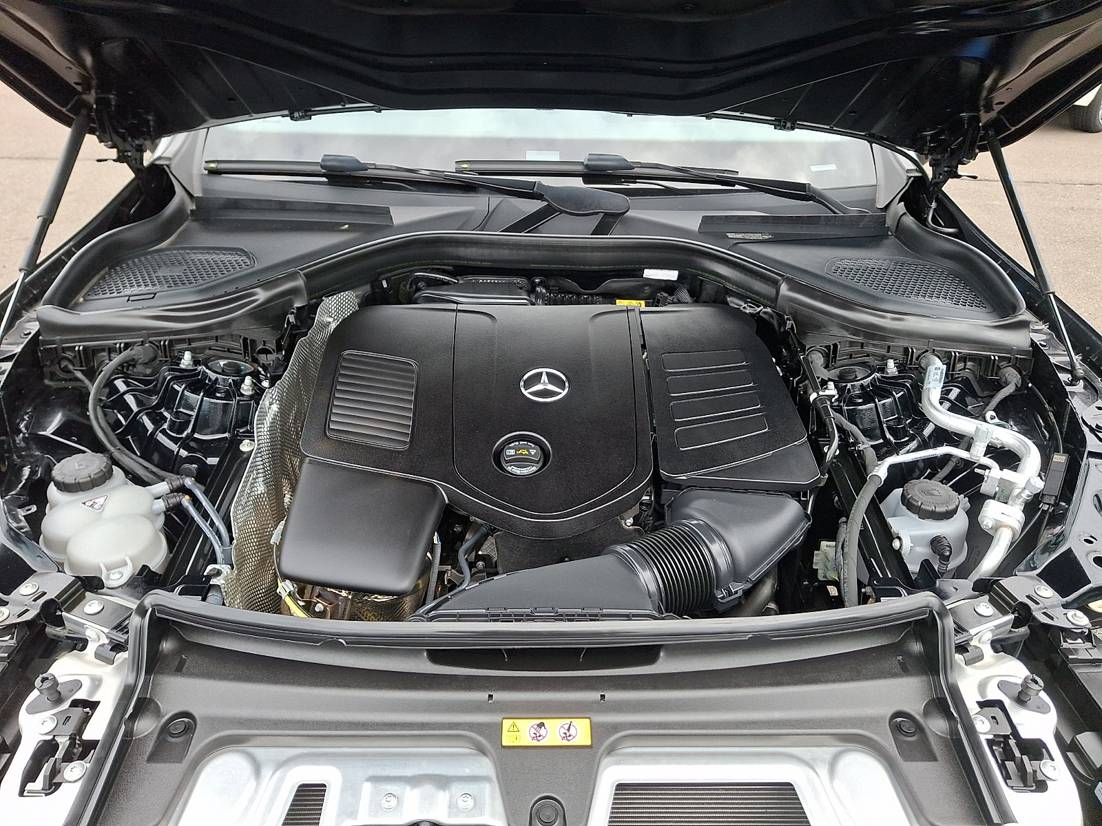 Used 2025 Mercedes-Benz GLC 300 image 28