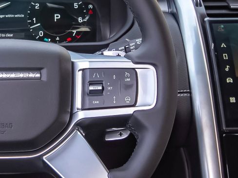 New 2026 Land Rover Discovery Limited Edition image 16