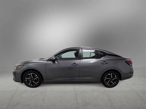 Used 2025 Nissan Sentra SV image 5