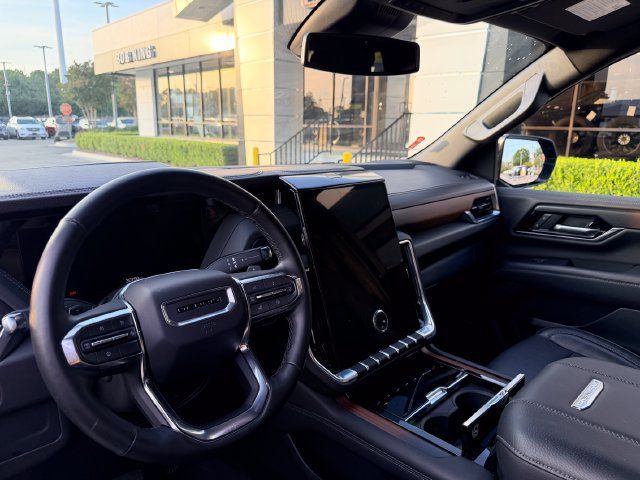 Used 2025 GMC Yukon Denali AWD/4WD image 13